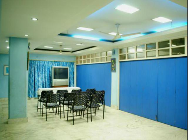 Neeranand Dalhousie- A Pure Vegetarian Hotel Колката Екстер'єр фото