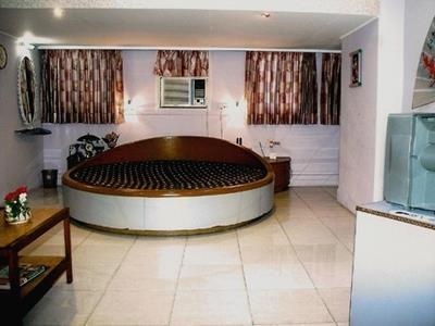 Neeranand Dalhousie- A Pure Vegetarian Hotel Колката Екстер'єр фото