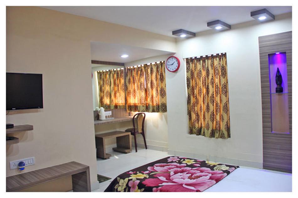 Neeranand Dalhousie- A Pure Vegetarian Hotel Колката Екстер'єр фото