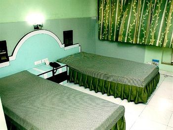 Neeranand Dalhousie- A Pure Vegetarian Hotel Колката Екстер'єр фото